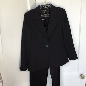 Kasper pant suit